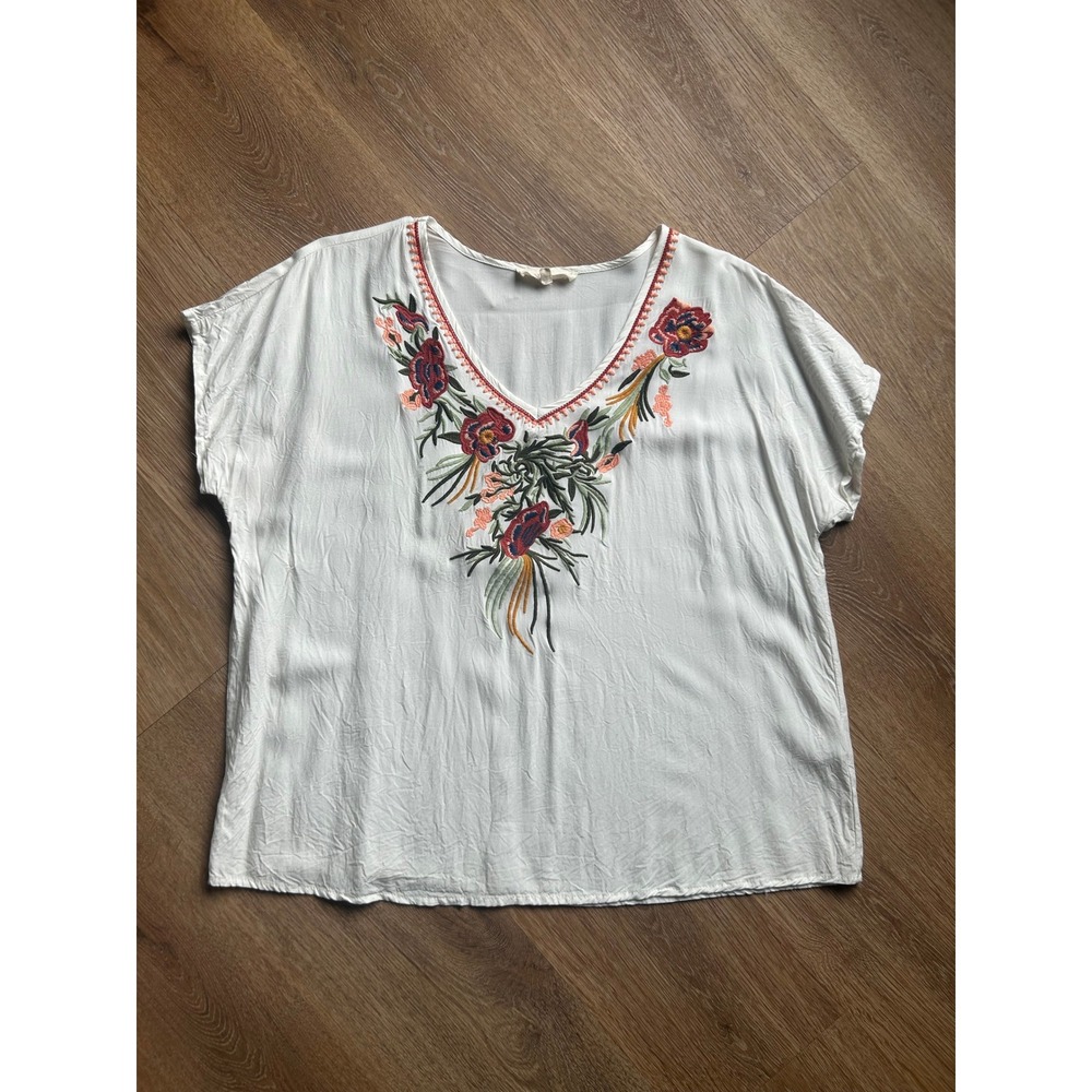 Solitaire White Floral Embroidered V-Neck Rayon Blouse Top Large Boho 20-959